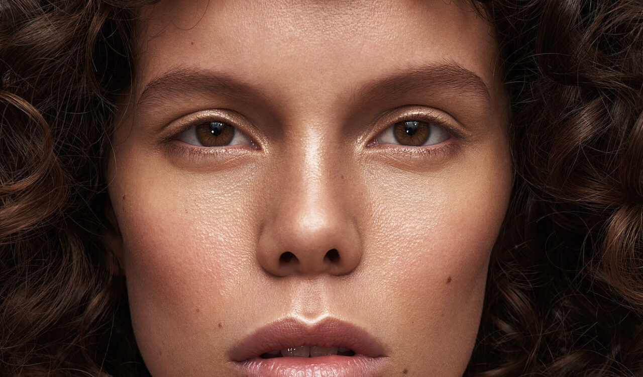 Combining Direct and Indirect Lighting in Beauty Portraiture feautured Image