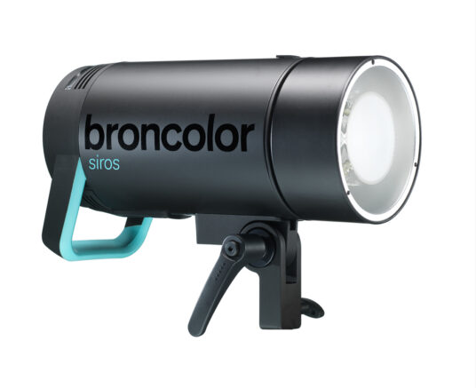 Broncolor Siros 800 S from side 31 643 XX